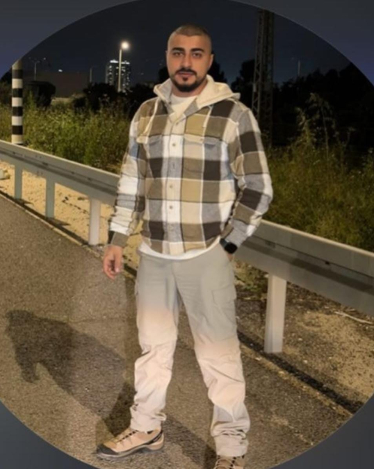 مقتل الشاب "وائل يوسف طحيمر" في العشرينيات من عمره في جريمة اطلاق نار تعرض لها على مدخل محل تجاري في أم الغنم.