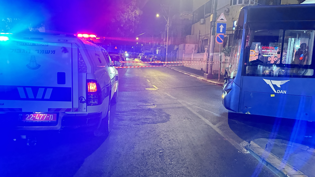 يافا: اصابة خطرة لشاب في العشرين من عمره في حادثة اطلاق نار وقعت فجر اليوم بحي النزهة. 