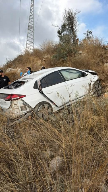 إصابة 4 أشخاص جراء حادث طرق مروع على شارع 89 قرب معليا- بينهم رجل وطفل بحالة خطيرة
