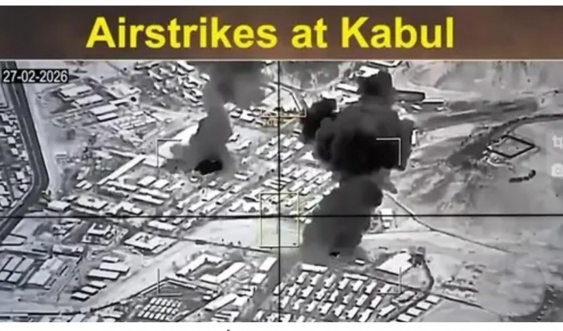 باكستان تهاجم مدنا رئيسية في أفغانستان: نحن في حرب مفتوح...