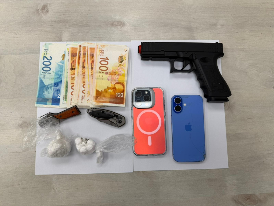 اعتقال مشتبه من اللد بحوزته كمية من المخدرات ومسدس "ايرسوفت"