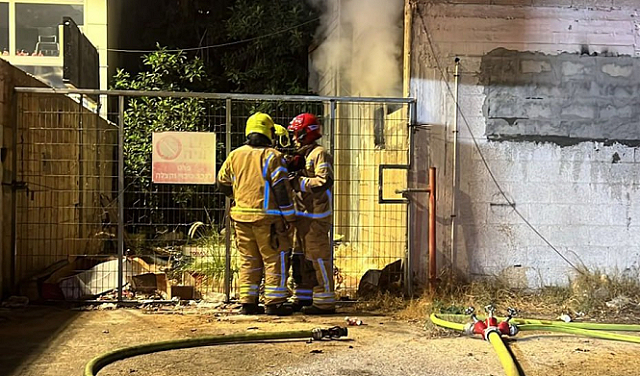 الناصرة: حريق يلتهم سيارات ويمتد إلى بناية سكنية 