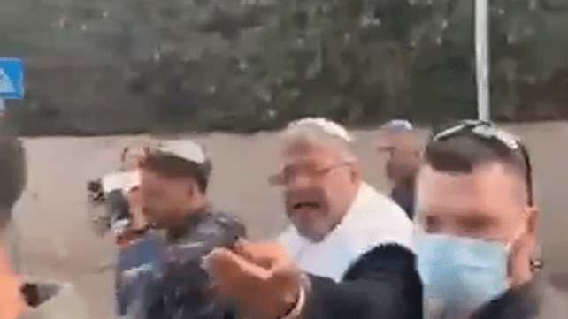 متظاهرون يهاجمون بن غفير في كفر ملال: "وزير التيك توك"