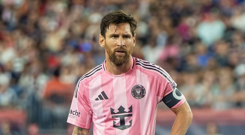 ميسي يعلن اعتزاله اللعب مع منتخب الأرجنتين بعد 20 عاماً