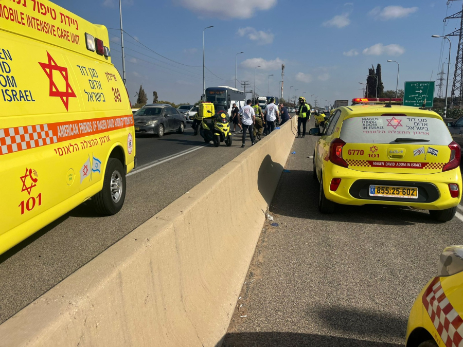  إصابة خطرة لراكب دراجة نارية (20 عاما) بحادث طرق على شارع 44