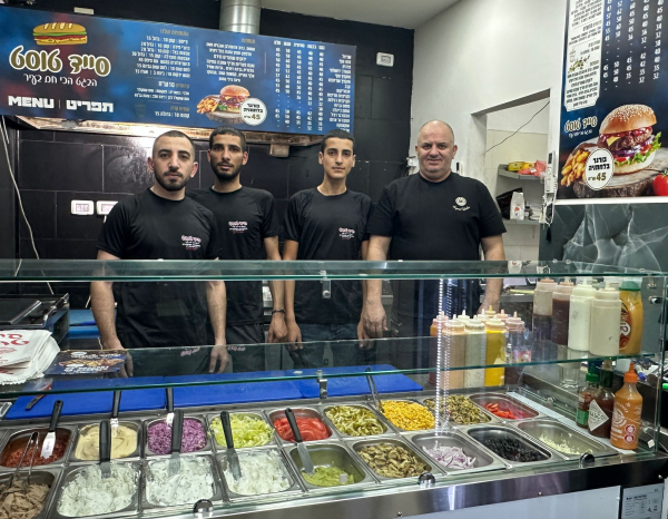 الحملة الأسبوعية لدى "سيد توست وعمر" في يافا .. تعرفوا عليها 