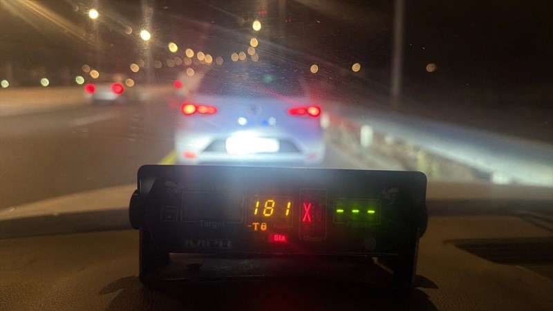 سحب 48 رخصة قيادة وضبط مركبات وعمال ومخالفين في الضفة ال...