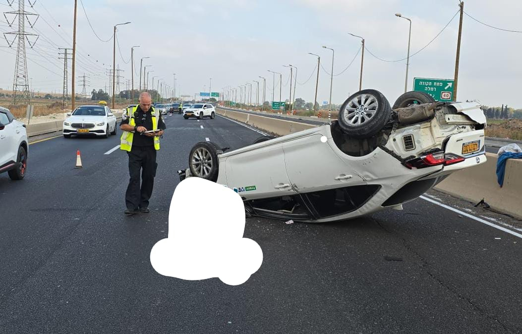 إصابة متوسطة لشاب اثر انقلاب مركبة قرب اللد 