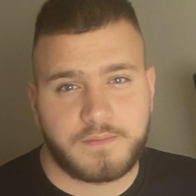 الابن عبد القادر أبو غزالة محاجنة، الذي قُتل مع والده أحمد صباح اليوم في جريمة مروعة في منطقة العرايش بأمّ الفحم
