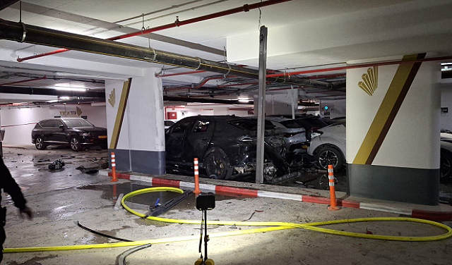 العثور على جثة رجل داخل سيارة محترقة في بئر السبع