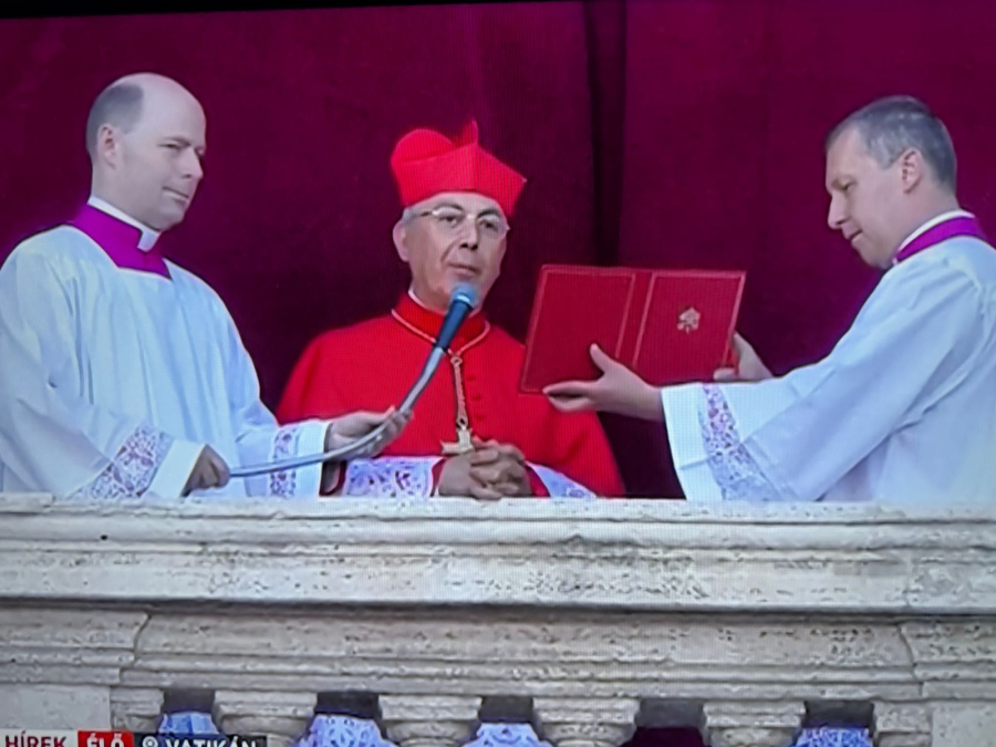 انتخاب الكاردينال الأمريكي بريفوست بابا جديدا للفاتيكان