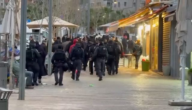 منع اقامة صلاة عيد الفطر عند باب العامود تزامناً مع إغلاق الأقصى لليوم الـ21