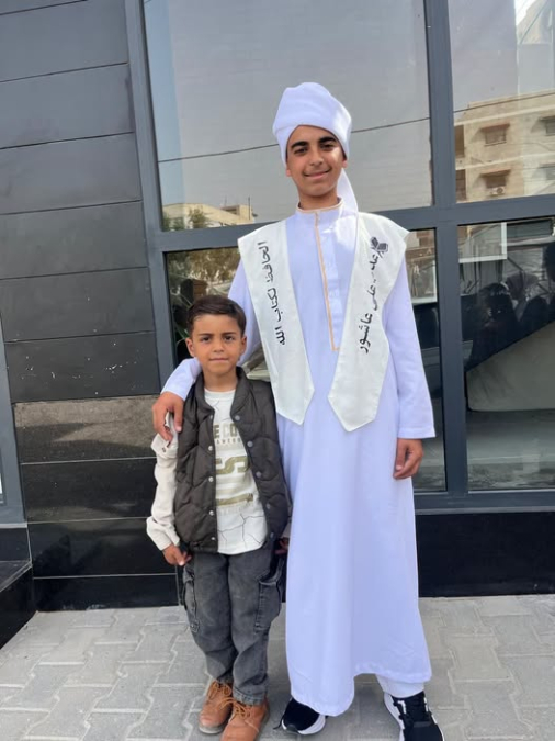 الفتي عدي علي عاشور من مدينة غزة يتم  حفظ القرآن الكريم كاملا
