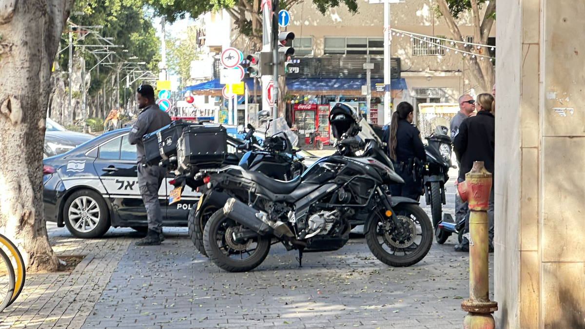 حواجز لشرطة السير في يافا وتوقيف راكبي الدراجات واعتقال...