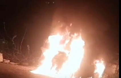 اللد: حريق سيارة دون وقوع اصابات والاطفائية تهرع للمكان