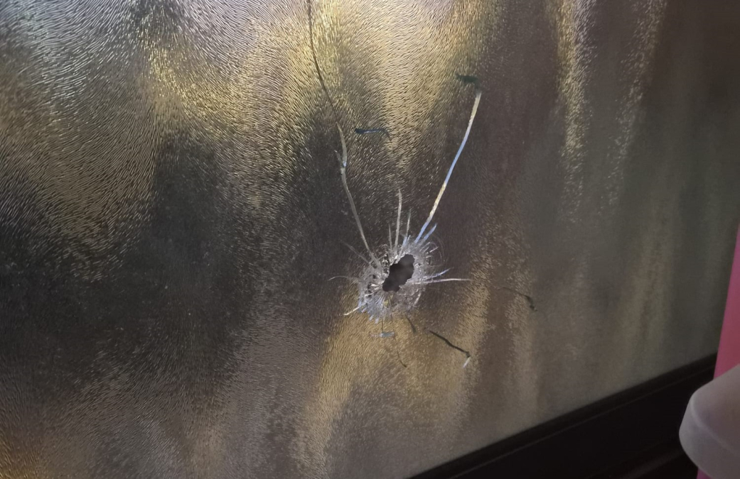 يافا: أضرار في عدة منازل جراء تكرار عمليات اطلاق النار ب...