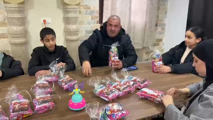 السبت توزيع حلويات على أطفال المدينة .. كونوا معنا .. رمضان كريم