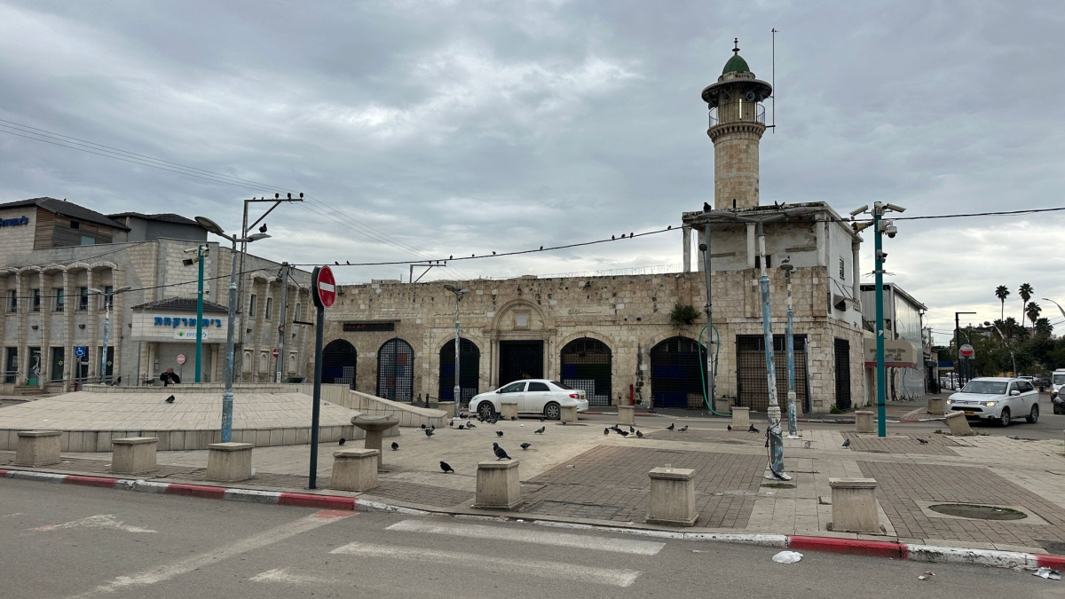 اللد: إصابة متوسطة لشاب اثر تعرضه لحادث طرق قرب مسجد دهم...