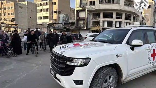 مباشر: اطلاق سراح 7 أسرى إسرائيليين من قطاع غزة