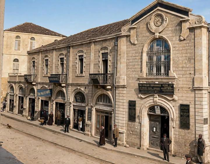 صورة نادرة من يافا عام 1898 توثق إحدى أقدم صيدليات المدي...