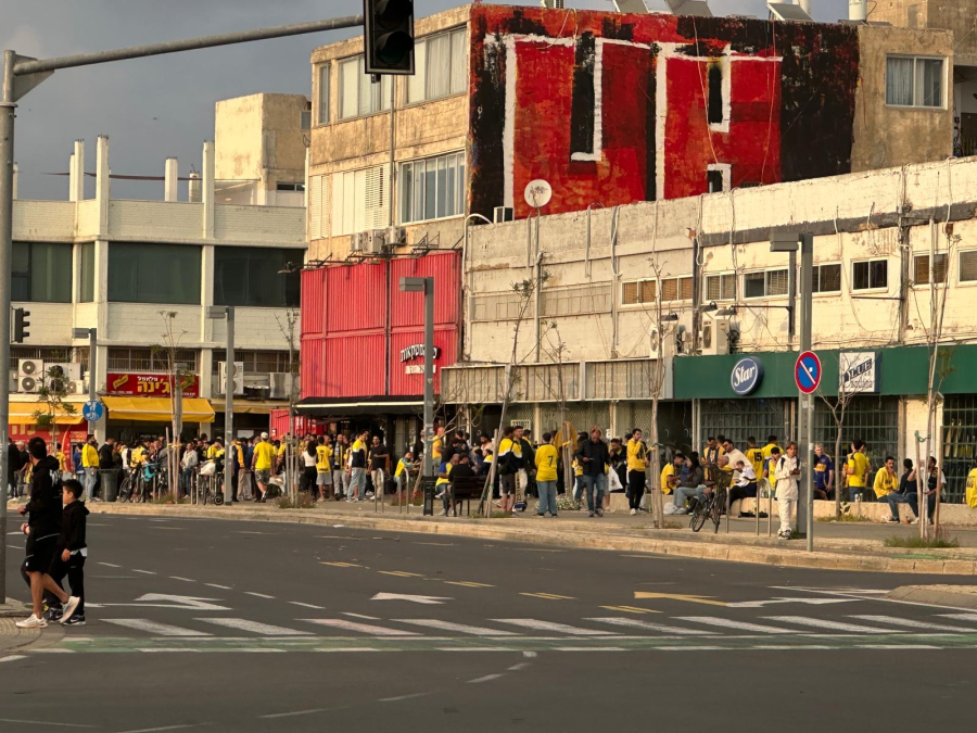 يافا: استعدادات لمباراة الديربي وإغلاق شوارع محيطة بملعب...