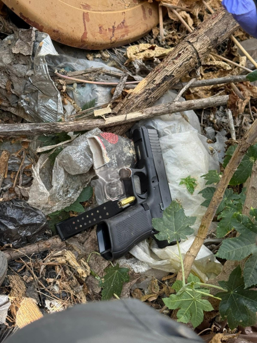 اللد: ضبط مسدسين في منطقة مفتوحة 