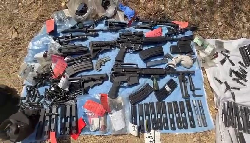 الشرطة تضبط أسلحة متنوعة داخل احدى البيارات بمدينة الرملة