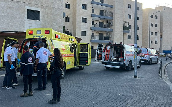 شجار في مدخل المحاكم ببئر السبع وإصابة شابين بجروح إثر إطلاق نار