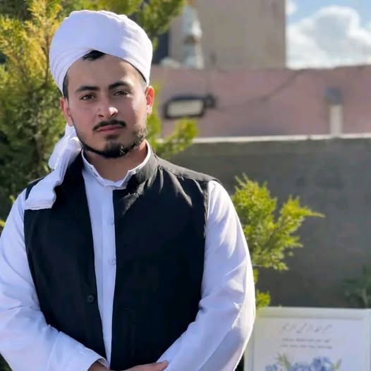 الشاب محمد الفحيلي من بني نعيم قضاء الخليل يتم حفظ كتاب الله كاملاً .
