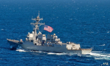 واشنطن ترسل سفنا ومدمرات ومقاتلات إضافية إلى الشرق الأوسط