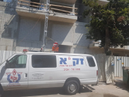 مصرع عامل سقط عن الطابق الرابع بورشة بناء في تل ابيب 