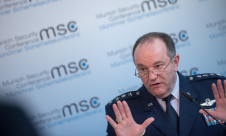 الناتو: مستعدون للحرب مع روسيا والانتصار عليها