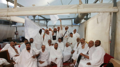 الحجاج يصعدون الى "جبل عرفات" لأداء الركن الأعظم