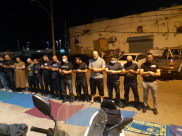  اقامة صلاة العشاء امام مقبرة الاسعاف واعلان حالة الاستنفار 