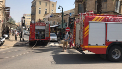   بالفيديو: إصابة طفيفة بحريق داخل محل تجاري قرب دوار الساعة بيافا 