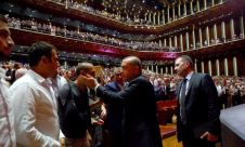 أردوغان يتنازل عن القضايا المرفوعة ضد من "أساء" إليه