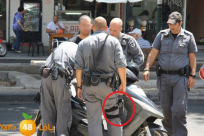  بعد النشر في يافا 48 - اهتمام اعلامي بقضية حمل الشرطة للمسدس الكهربائي "تايزر" في يافا