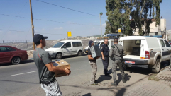 حملة مستمرة - الشرطة الإسرائيلية تداهم مقرات مؤسسات إعلامية وتصادر محتوياتها بأم الفحم