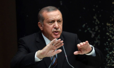 أردوغان يساوي بين المنظمات الإرهابية ومن يدافع عنها