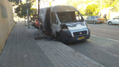 احتراق شاحنة صغيرة قرب ميناء يافا 