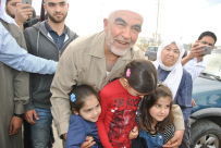 فيديو - إرفع جبينك عالياً: لحظات الشيخ رائد صلاح الأخيرة مع عائلته قبل السجن 