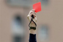 10 بطاقات حمراء في مباراة مجنونة!