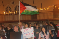 صور: للمرة الرابعة - أهالي يافا ينظمون وقفة تضامنية مع أهالي قطاع غزة المحاصر 