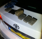 اعتقال مشتبه من النقب في يافا بحوزته 24 رزمة حشيش