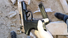  فيديو: ضبط أسلحة وسموم خلال مداهمات للشرطة في مدينة اللد 