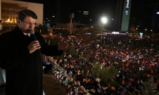 داود أوغلو : عازمون على العمل من أجل تركيا ومن أجل الحق والمظلومين