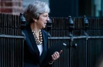 البرلمان البريطاني يرفض خطة ماي الخاصة بـ”بريكست”