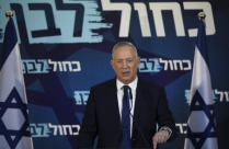 يتولى رئاستها بأول عامين - غانتس يدعو الليكود لحكومة وحدة وطنية