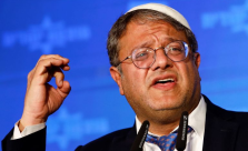 بن غفير يدعو لقتل “موزعي الحلوى” ونتنياهو يتحدى ضغوطا عالمية لوقف الحرب