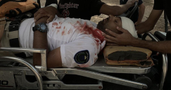  الشرطة تعتدي بوحشية على حارس الأقصى قبل اعتقاله 